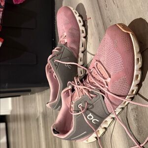 On Cloud Running Women's shoes in Pink and Gray